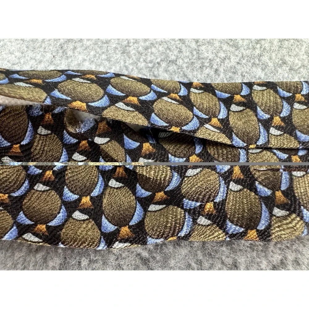 The Nature Conservancy men silk